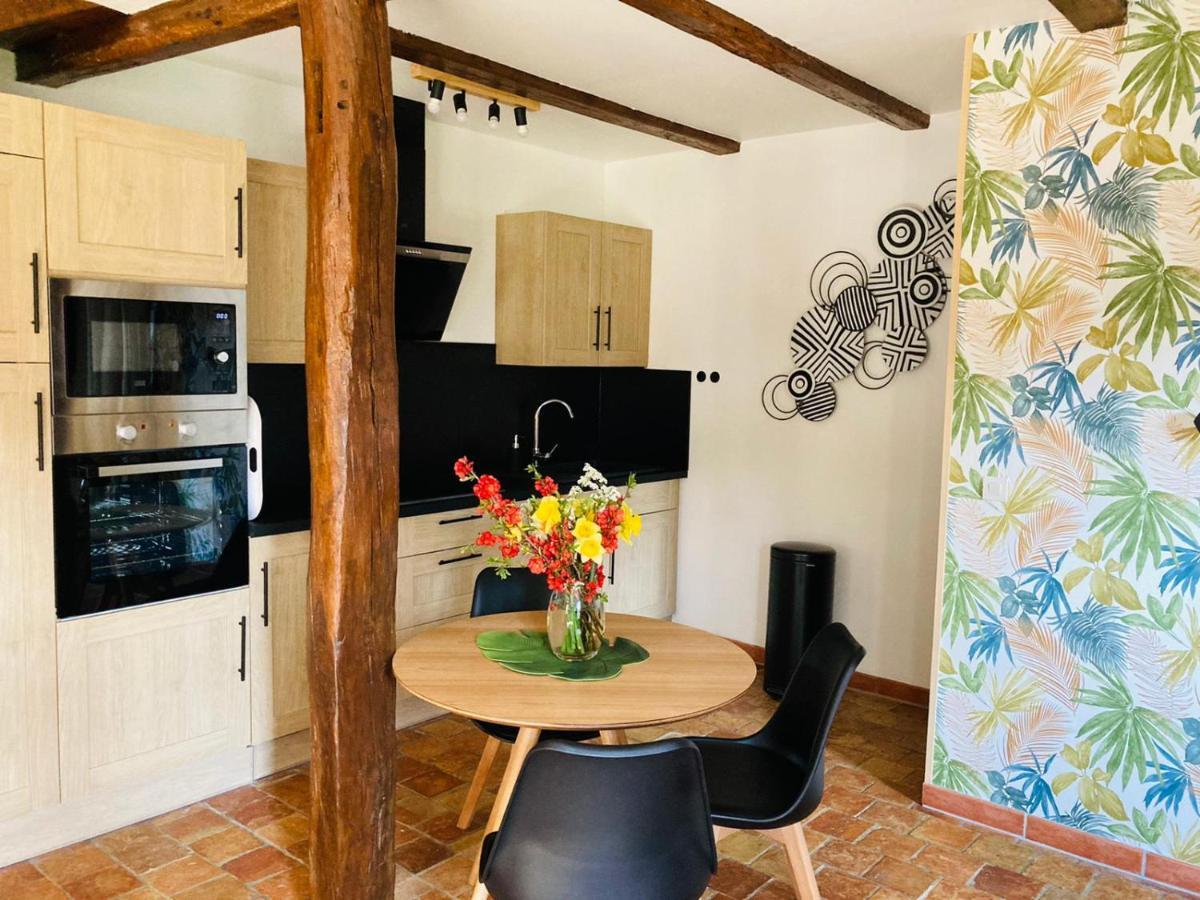 Maison De Campagne Avec Cheminee Et Exterieur La Neuville-aux-Bois エクステリア 写真